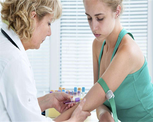 代孕的费用有多少-国内单身男找代生,
              19个月的宝宝走路还要大人扶