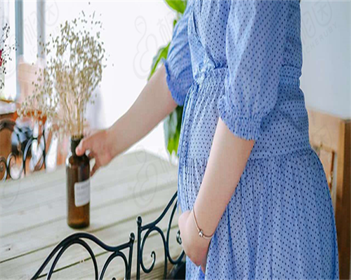 为什么代生孩子的价格移植囊胚第18天抽血检查雌二醇数值忽高忽低？